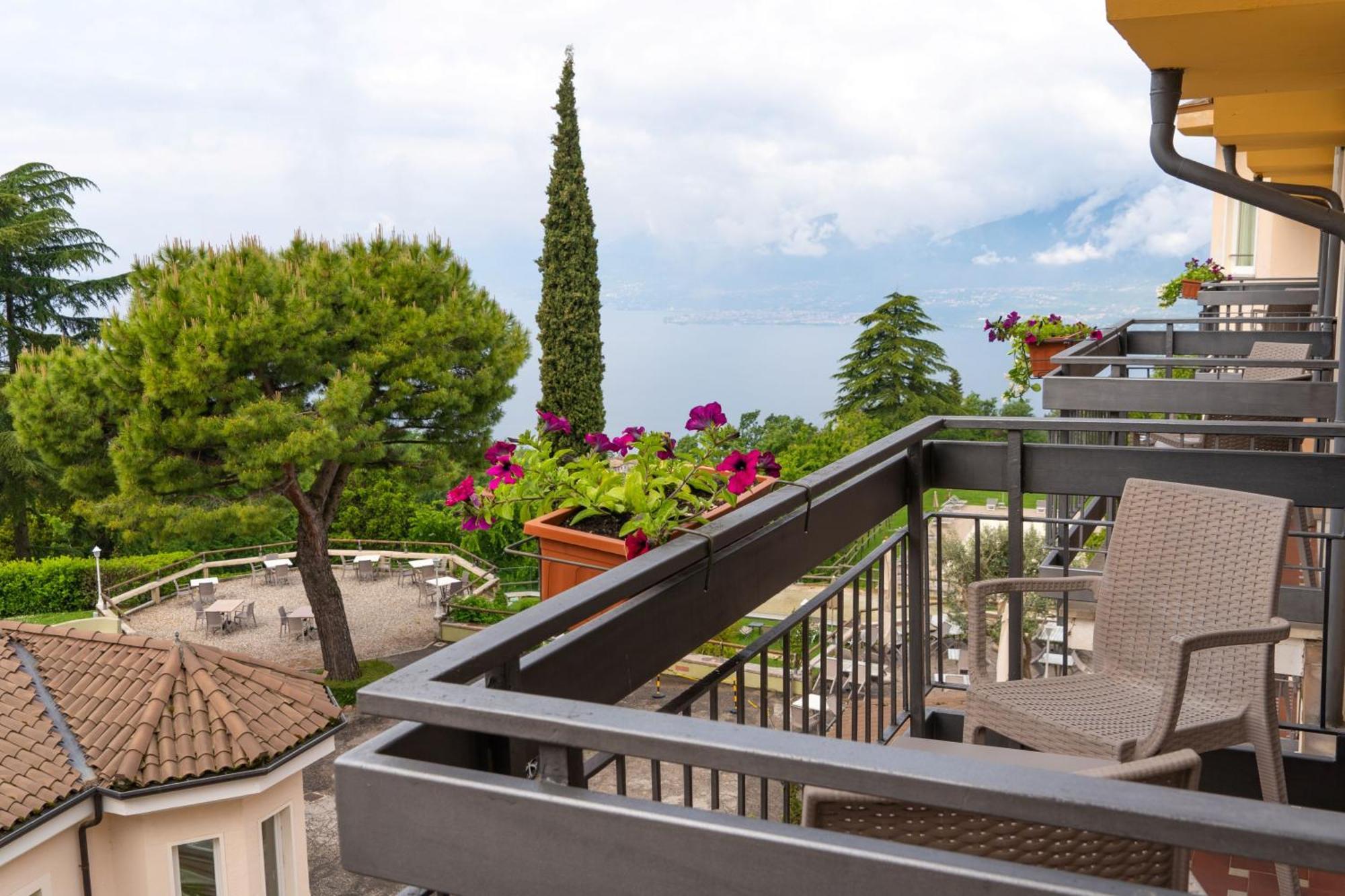 Hotel Bellavista San Zeno di Montagna Kültér fotó